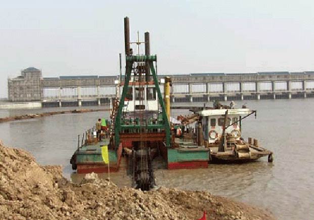 水上施工设备--350方/时绞吸挖泥船