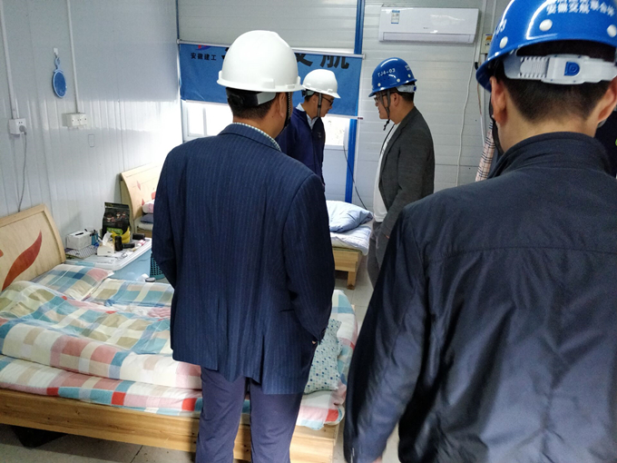 合轨4号线TJ03标项目指挥部联合监理单位对项目部生活区消防及用电开展专项检查 合轨4号线TJ03标项目指挥部联合监理单位对项目部生活区消防及用电开展专项检查