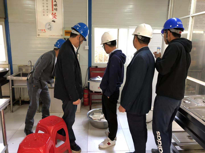 合轨4号线TJ03标项目指挥部联合监理单位对项目部生活区消防及用电开展专项检查 合轨4号线TJ03标项目指挥部联合监理单位对项目部生活区消防及用电开展专项检查