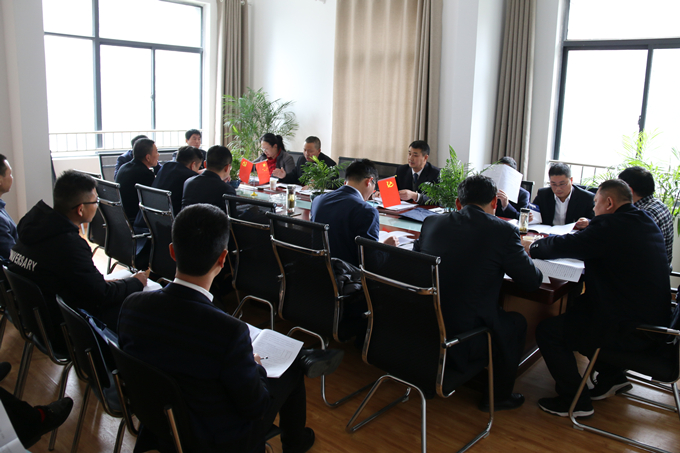 公司纪委书记、工会主席参加第三代表团讨论